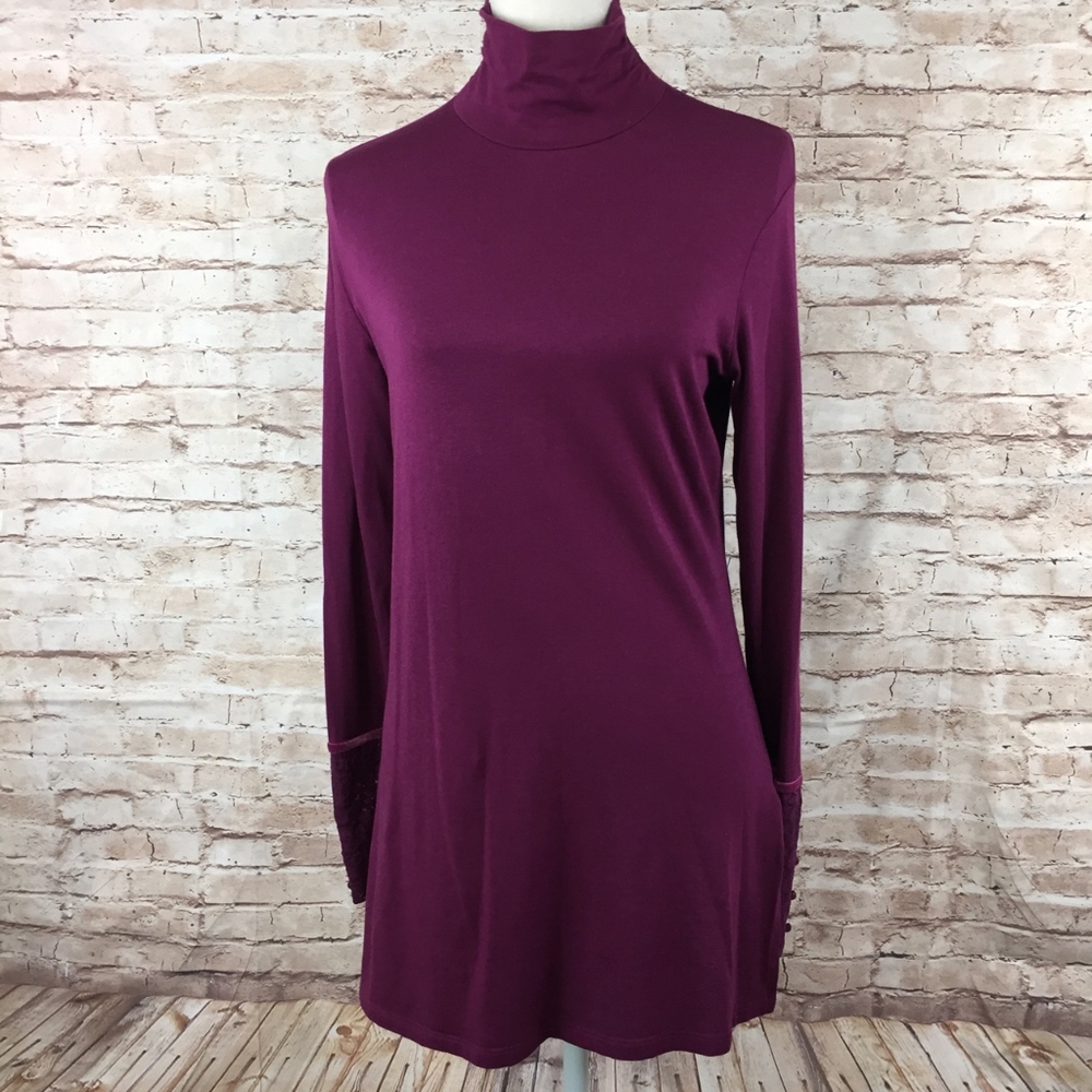 Small lace back turtle neck purple top shirt